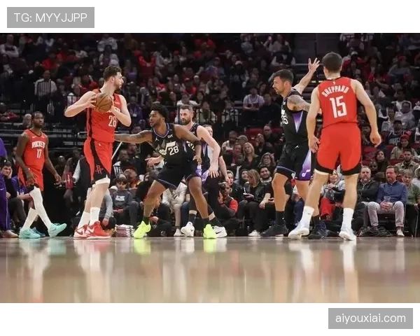 火箭主场140-106大胜爵士,申京高效表现引领进攻狂潮